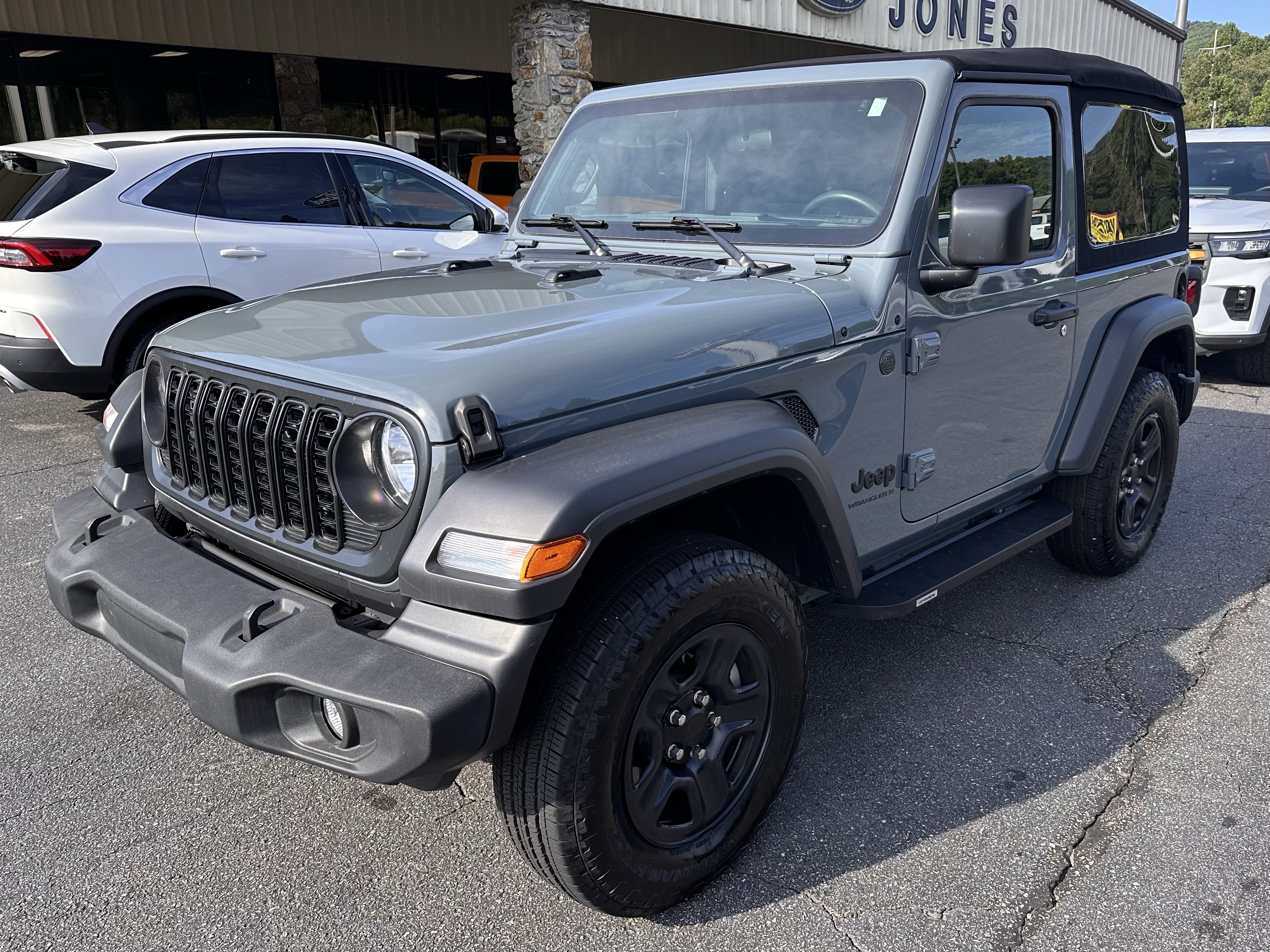 Used 2024 Jeep Wrangler Sport AWD/4WD image 2