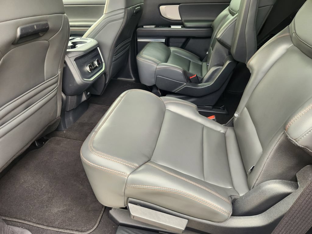 Certified 2025 Ford Expedition Active AWD/4WD image 29