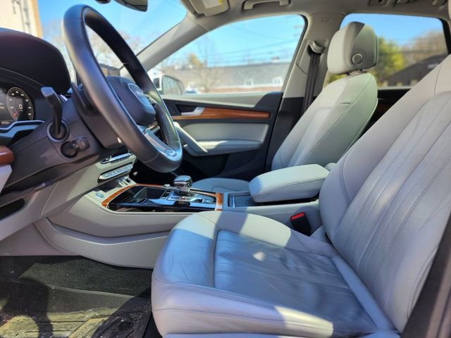 Used 2021 Audi Q5 2.0T Premium Plus w/ Premium Plus Package image 18
