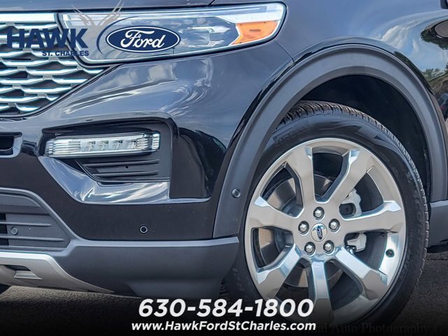 Certified 2020 Ford Explorer Platinum w/ Premium Technology Package AWD/4WD image 3