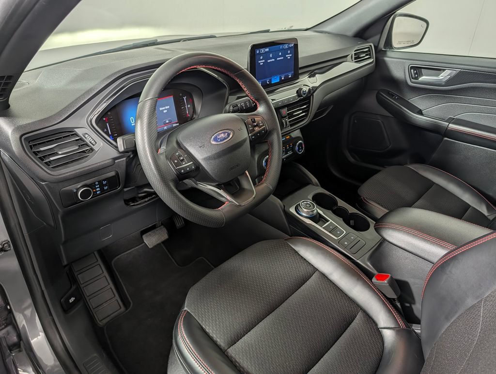 Certified 2025 Ford Escape ST-Line FWD image 21