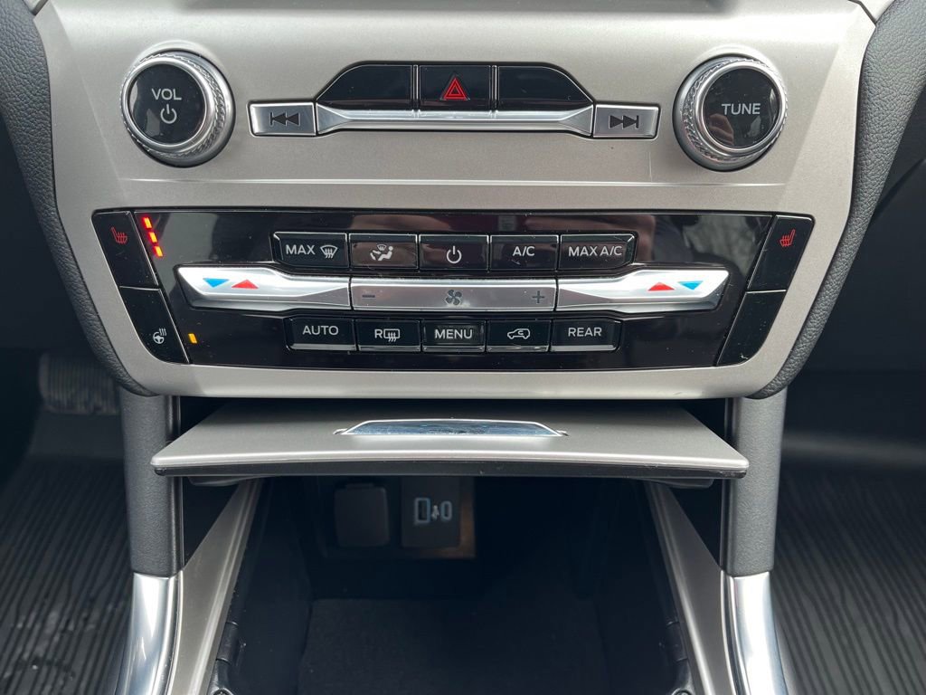 Certified 2022 Ford Explorer XLT w/ Equipment Group 202A image 13