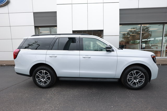 Certified 2025 Ford Expedition Active AWD/4WD image 3