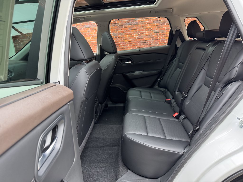 Used 2023 Nissan Rogue SV w/ SV Premium B Package AWD/4WD image 24