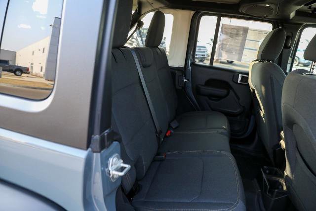 Used 2025 Jeep Wrangler Sport image 32