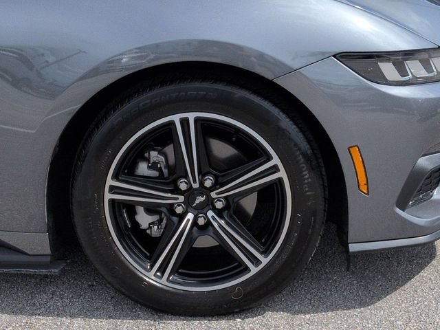 Certified 2025 Ford Mustang Coupe RWD image 11