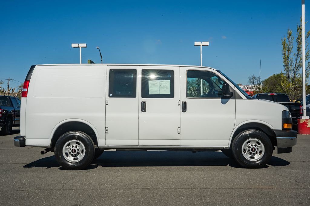 Used 2024 GMC Savana 2500 w/ Driver Convenience Package RWD image 3
