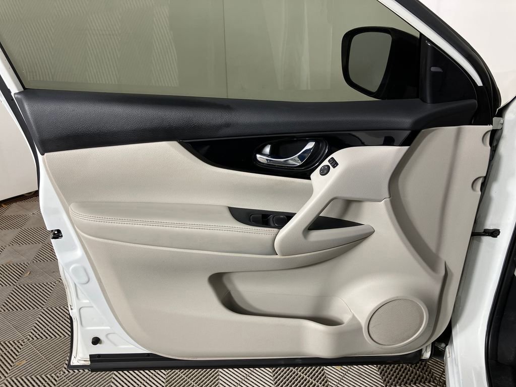 Used 2021 Nissan Rogue Sport SV image 22