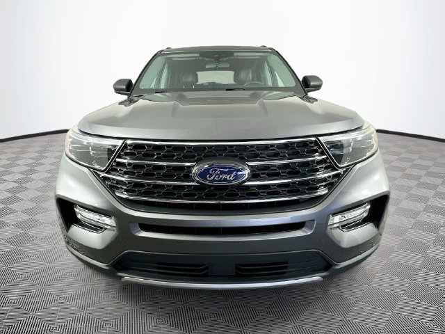 Certified 2023 Ford Explorer XLT w/ Equipment Group 202A AWD/4WD image 5