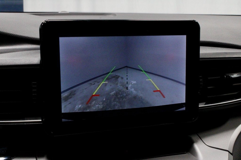 Certified 2022 Ford Explorer XLT w/ Equipment Group 202A image 9