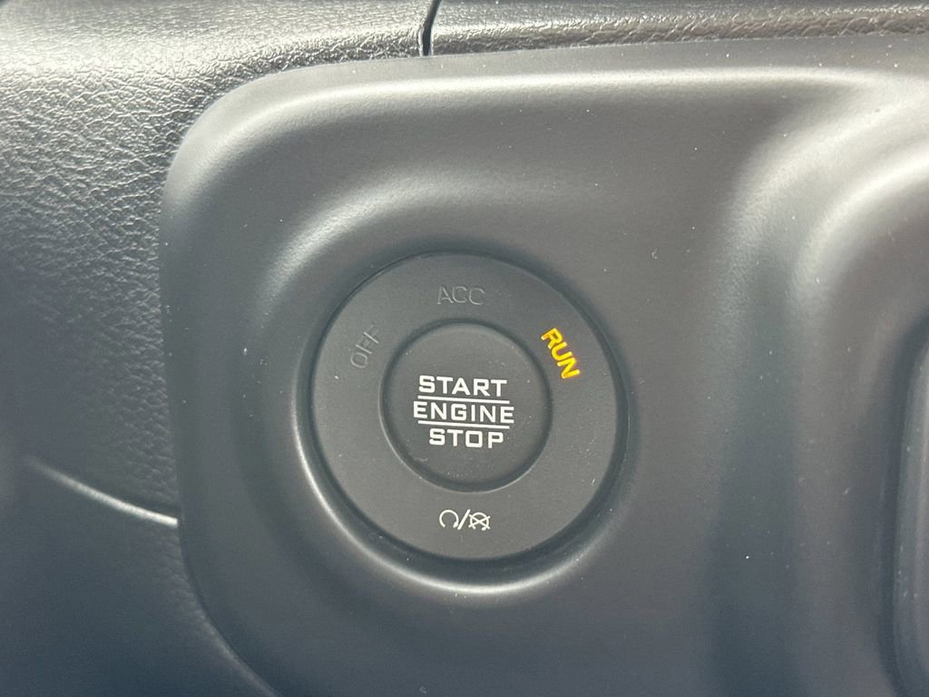 Used 2020 Jeep Wrangler Unlimited Sahara image 22