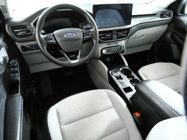 Certified 2023 Ford Escape Active w/ Tech Pack #2 AWD/4WD image 4