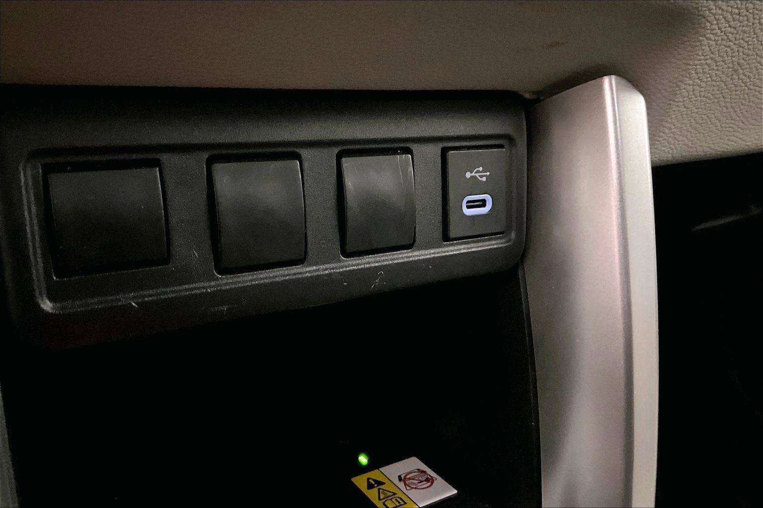 Used 2023 Toyota Corolla Cross LE image 31