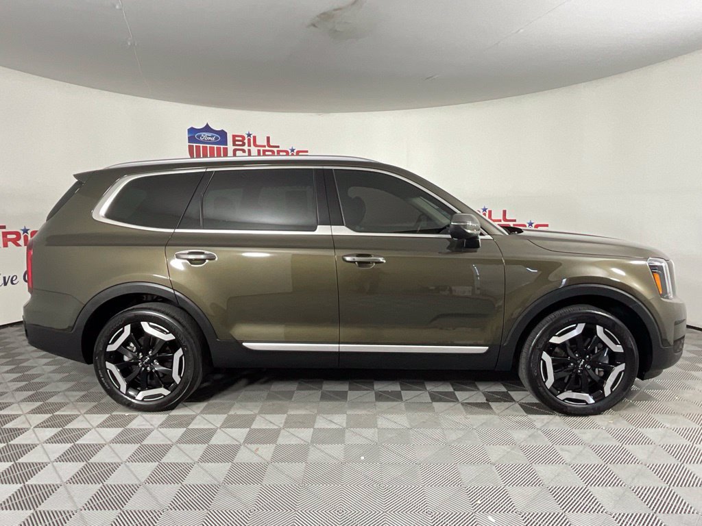 Used 2024 Kia Telluride S w/ S Sunroof Package FWD image 2