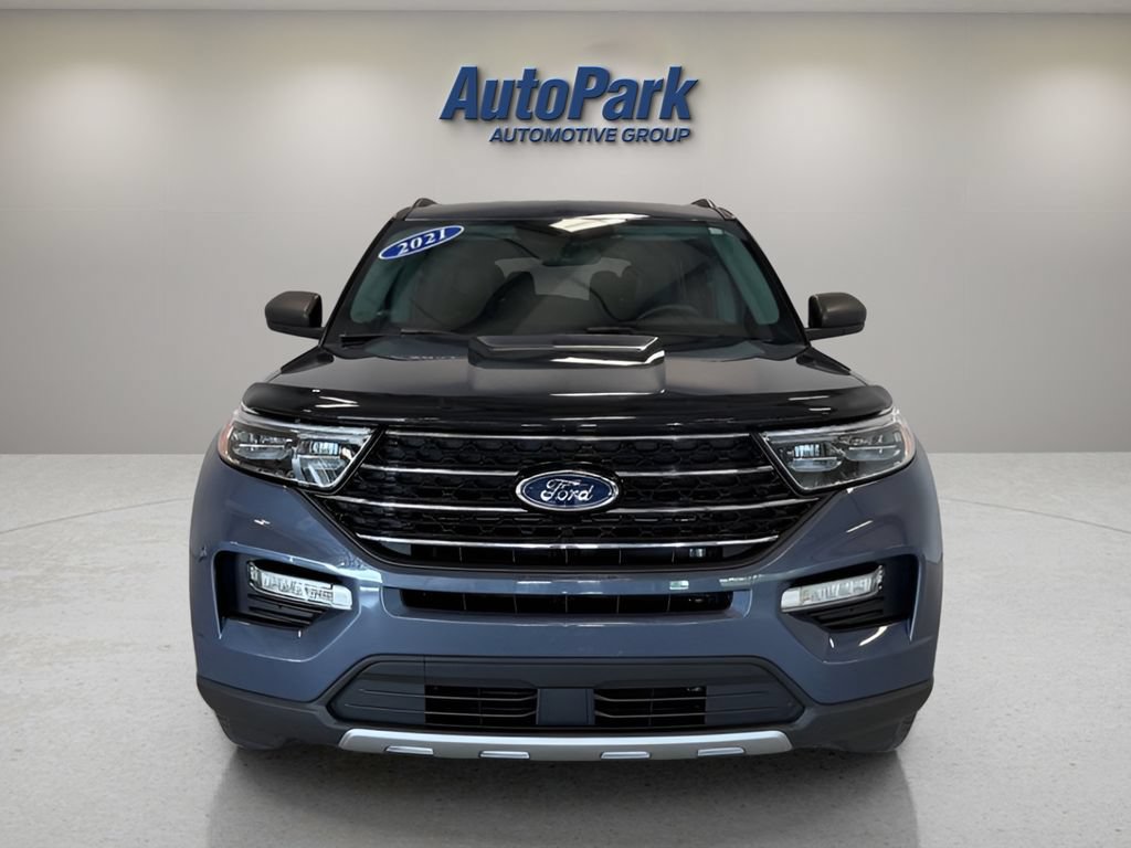 Certified 2021 Ford Explorer XLT w/ Equipment Group 202A AWD/4WD image 2