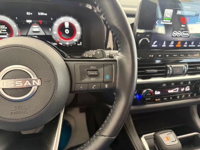 Used 2022 Nissan Pathfinder Platinum w/ Cargo Package FWD image 16