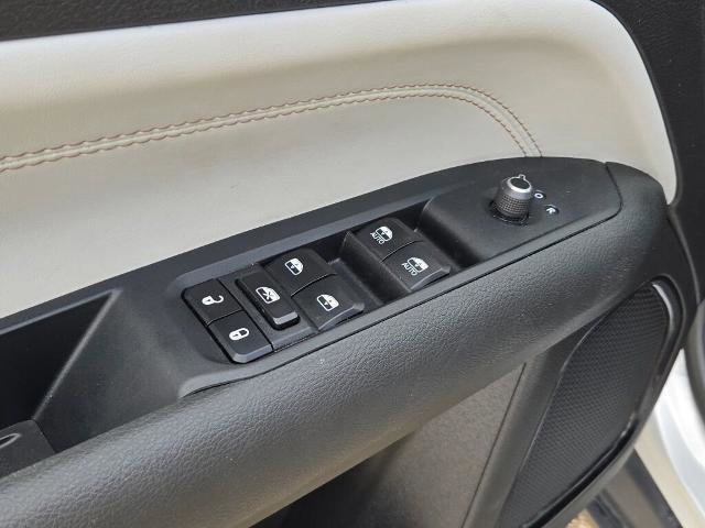 Used 2025 Jeep Compass Limited image 20