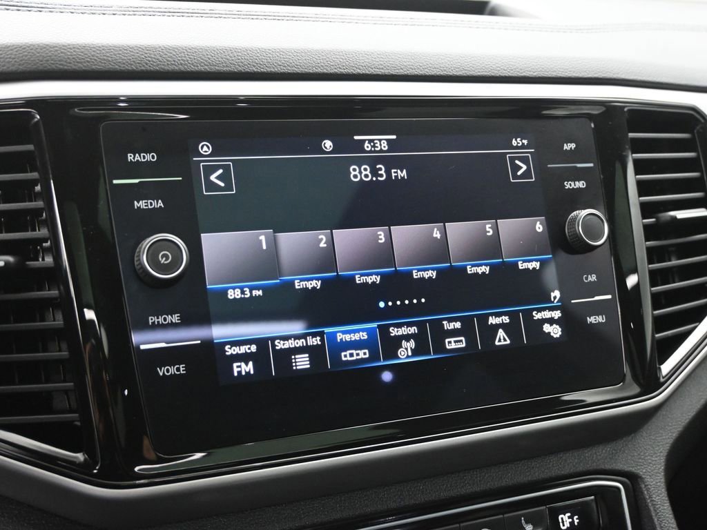 Used 2023 Volkswagen Atlas Cross Sport SE w/ Panoramic Sunroof Package image 42