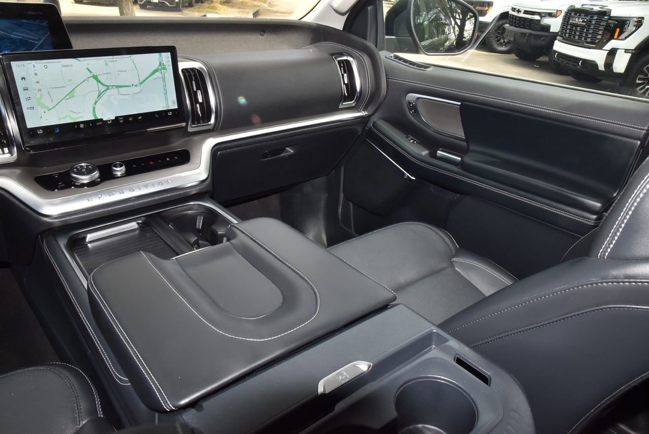 Certified 2025 Ford Expedition Platinum AWD/4WD image 19