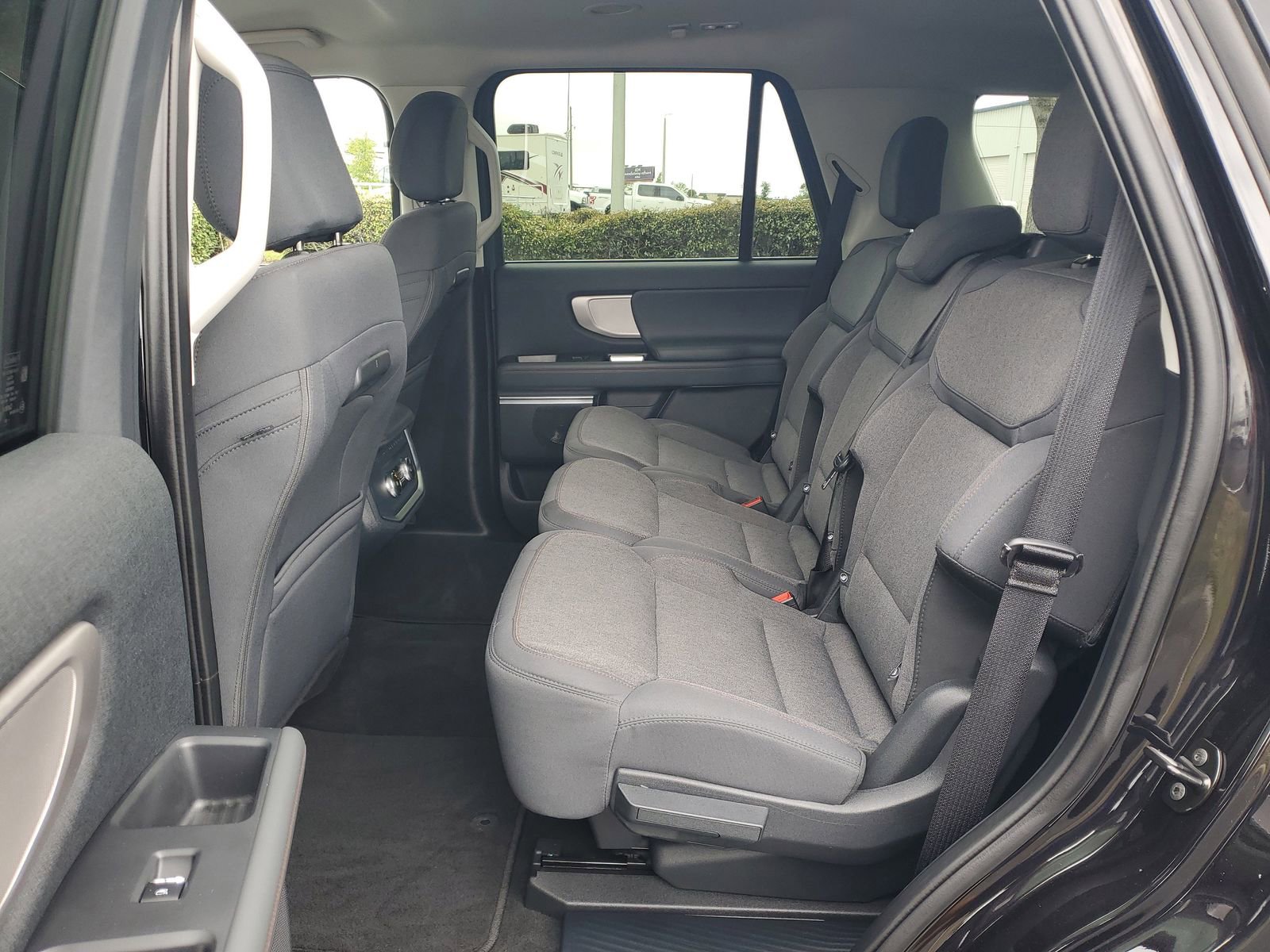 Certified 2025 Ford Expedition Active image 12