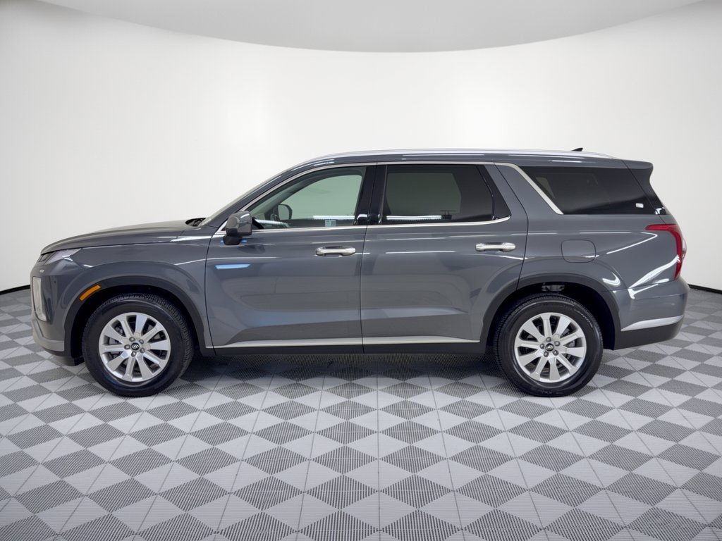 Used 2025 Hyundai Palisade SEL FWD image 2