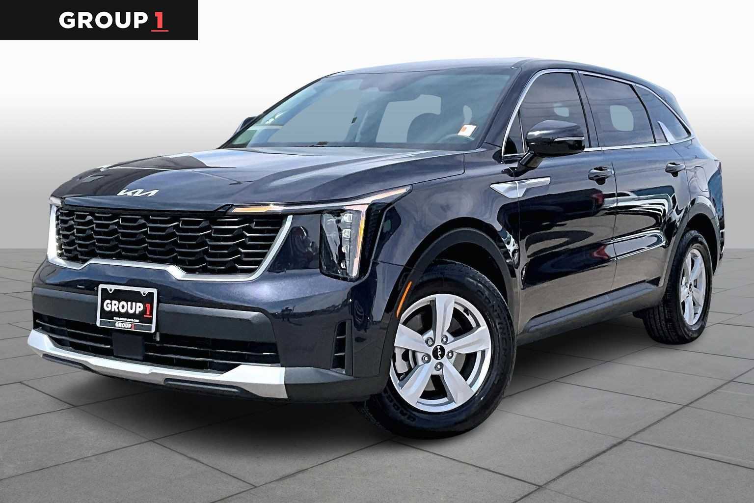 Used 2025 Kia Sorento LX FWD image 1