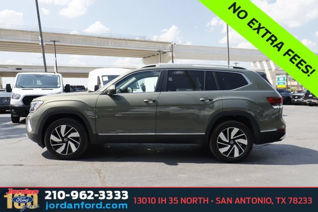 Used 2025 Volkswagen Atlas SEL AWD/4WD image 4