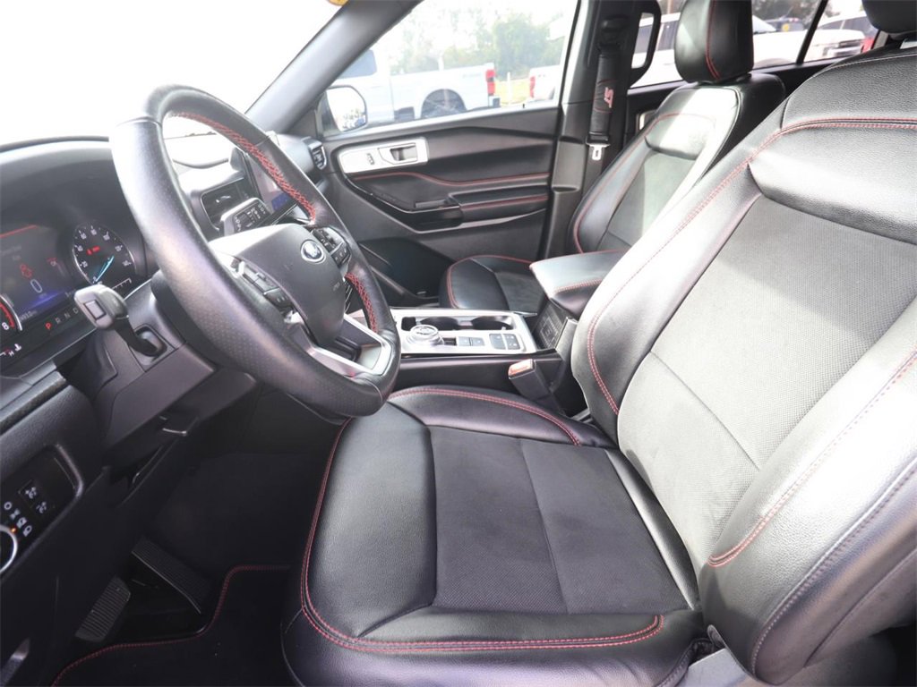 Certified 2023 Ford Explorer ST-Line w/ Class IV Trailer Tow Package image 2