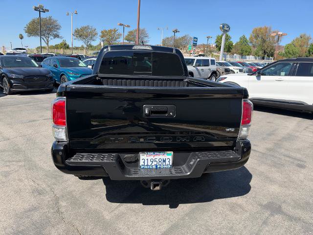 Used 2022 Toyota Tacoma TRD Off-Road w/ TRD Premium Off Road Package AWD/4WD image 7
