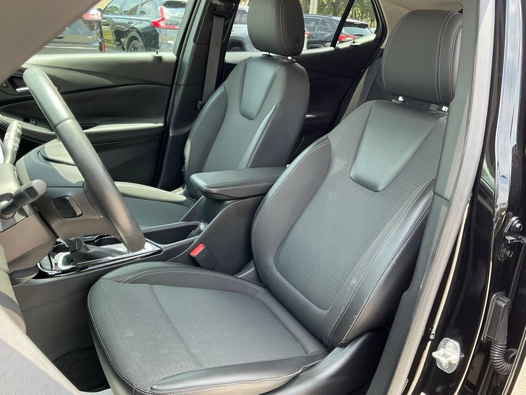 Used 2023 Buick Encore GX Select w/ Sport Touring Package FWD image 29
