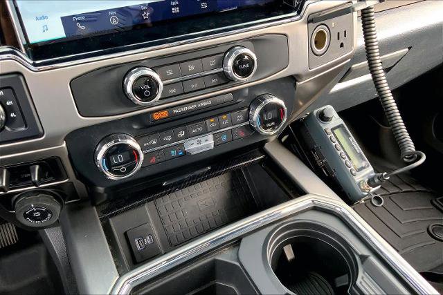Certified 2022 Ford F450 Platinum w/ FX4 Off-Road Package image 32