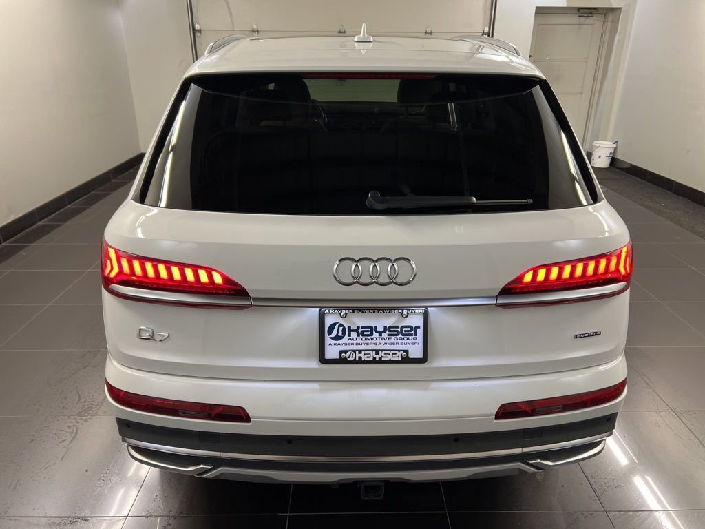 Used 2020 Audi Q7 3.0T Prestige image 3