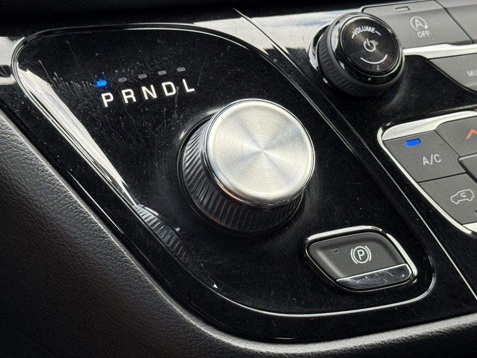 Used 2020 Chrysler Pacifica Touring-L Plus image 37