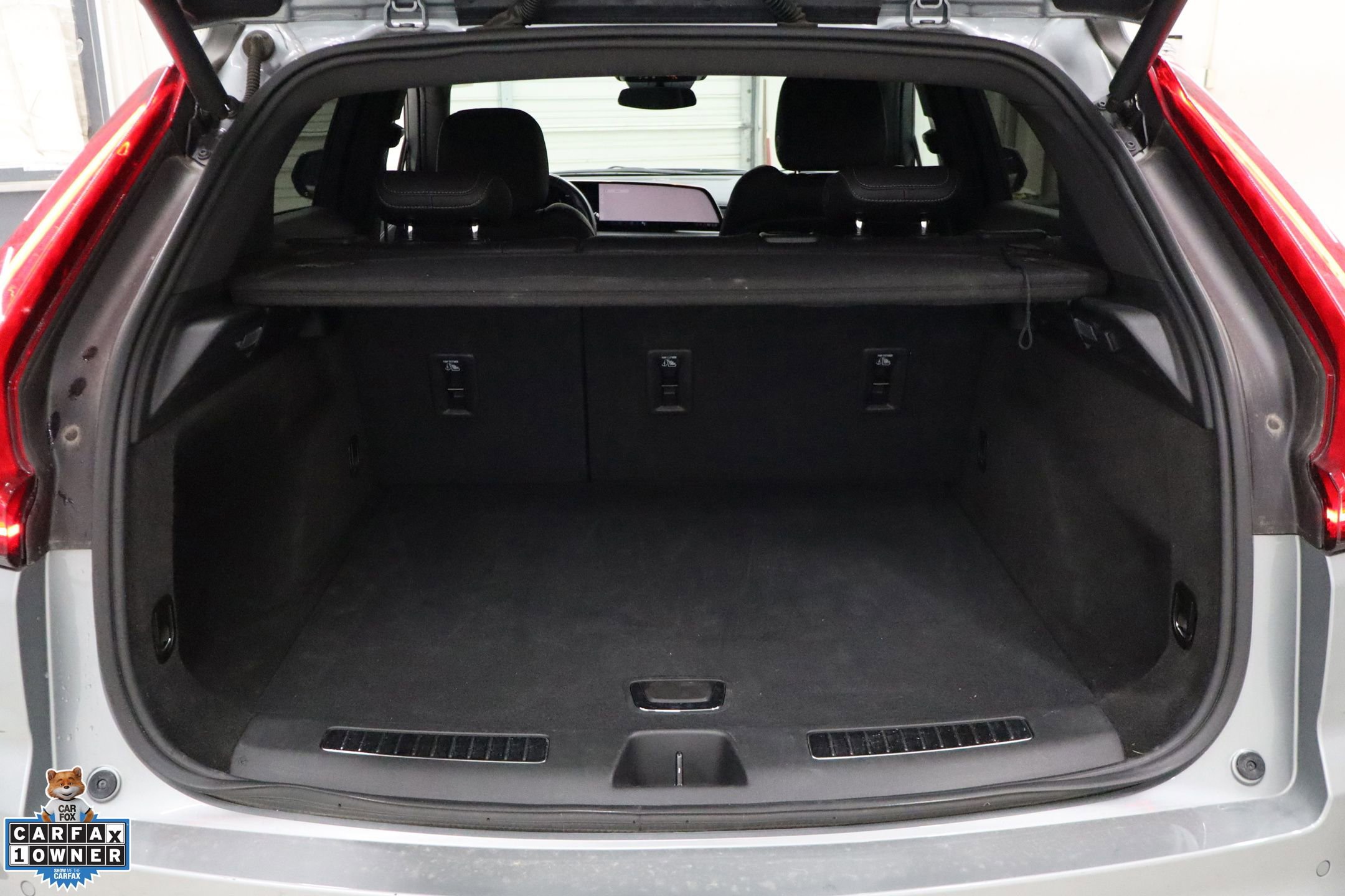 Used 2025 Cadillac XT4 Premium Luxury FWD image 26