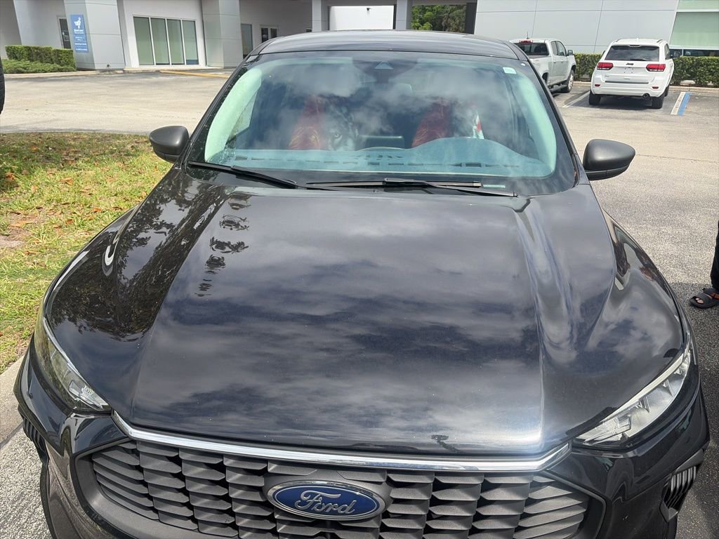 Certified 2024 Ford Escape Active FWD image 2