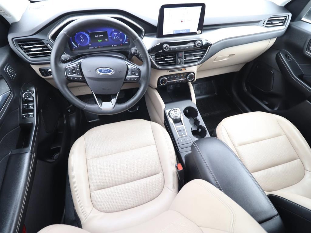 Certified 2022 Ford Escape Titanium image 10