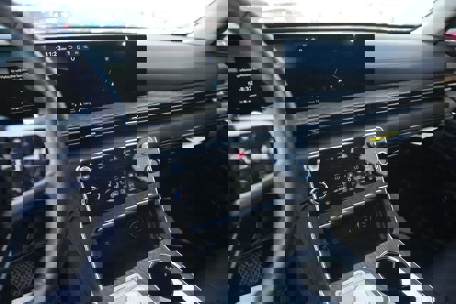 Used 2025 Genesis GV80 2.5T Prestige image 26