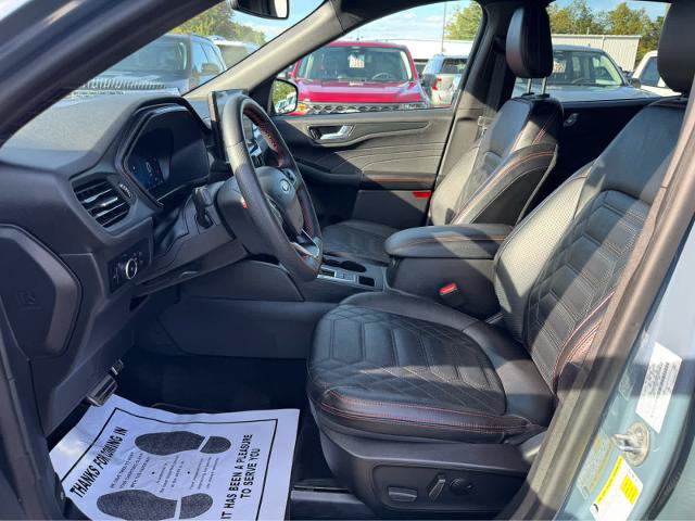 Certified 2023 Ford Escape ST-Line Elite w/ Premium Technology Package AWD/4WD image 10