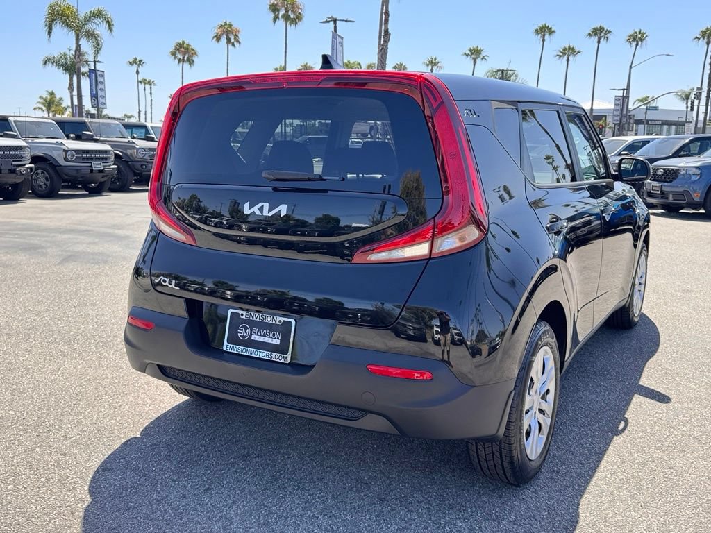 Used 2022 Kia Soul LX FWD image 12