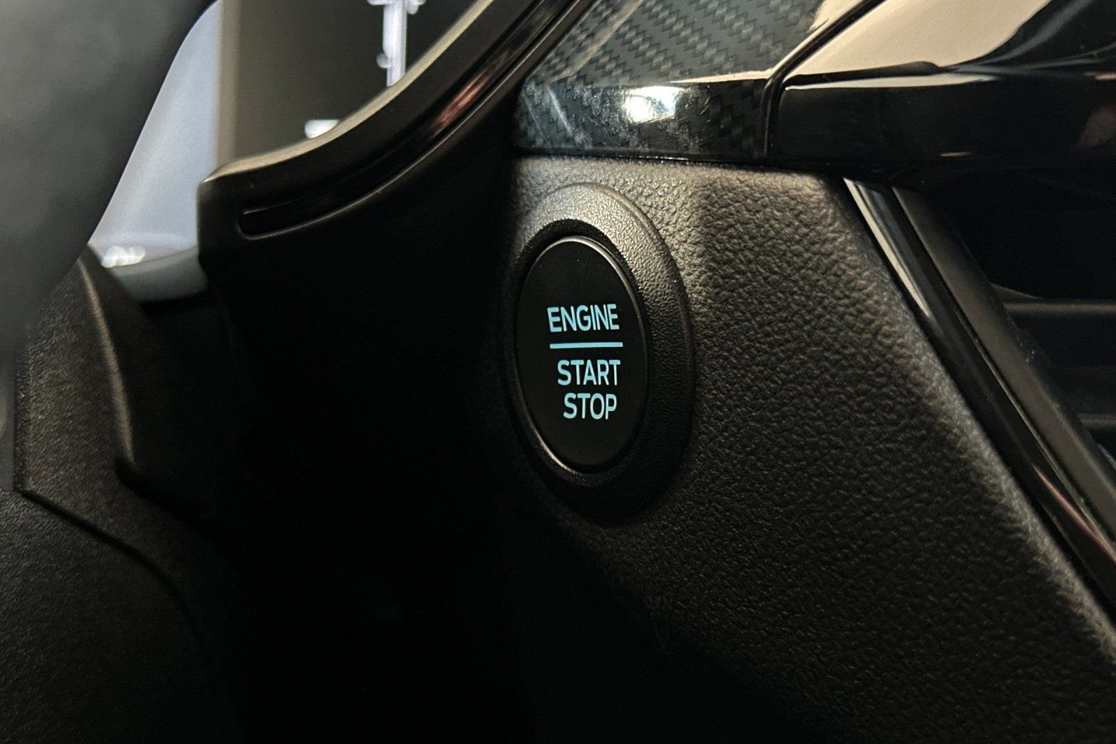 Certified 2025 Ford Escape ST-Line FWD image 21