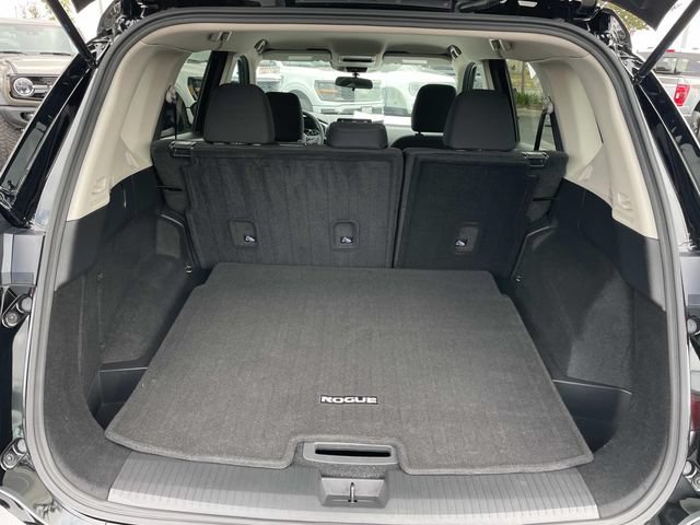 Used 2025 Nissan Rogue S FWD image 23