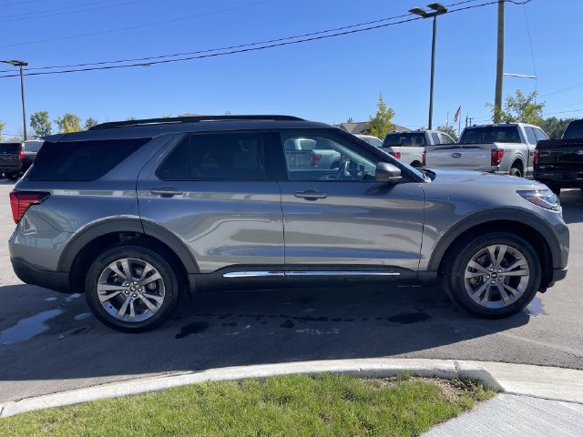 Certified 2025 Ford Explorer Active w/ Active Comfort Package AWD/4WD image 6