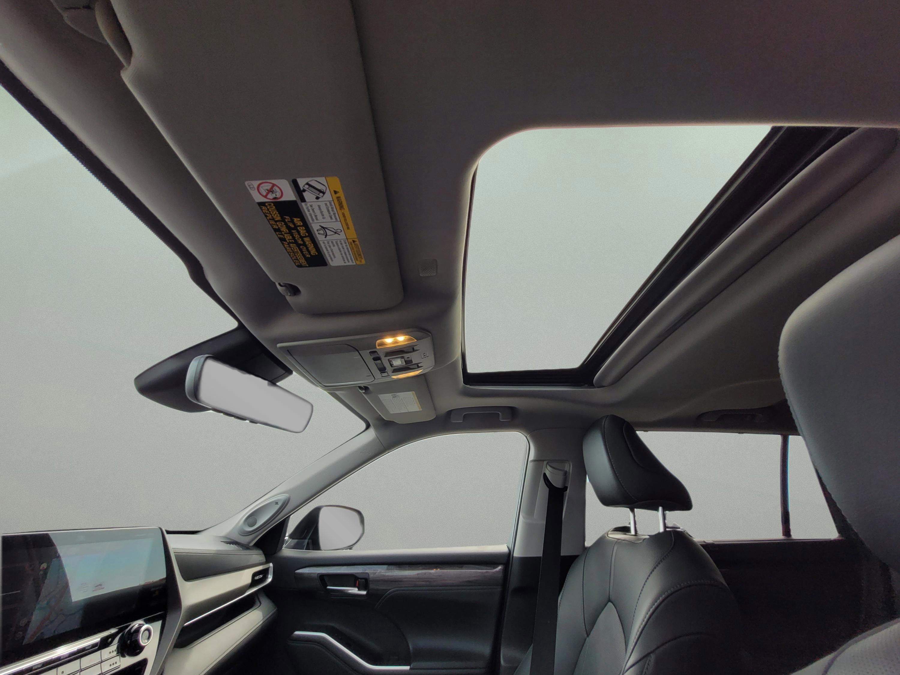 Used 2020 Toyota Highlander Limited image 26