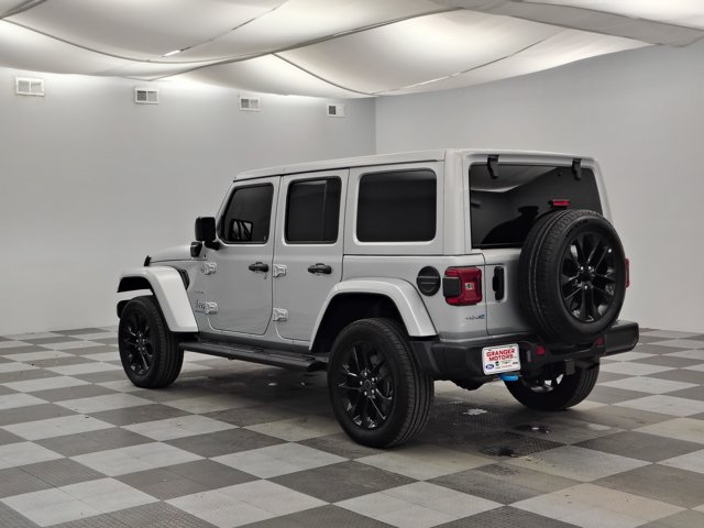 Used 2024 Jeep Wrangler Unlimited Sahara AWD/4WD image 8