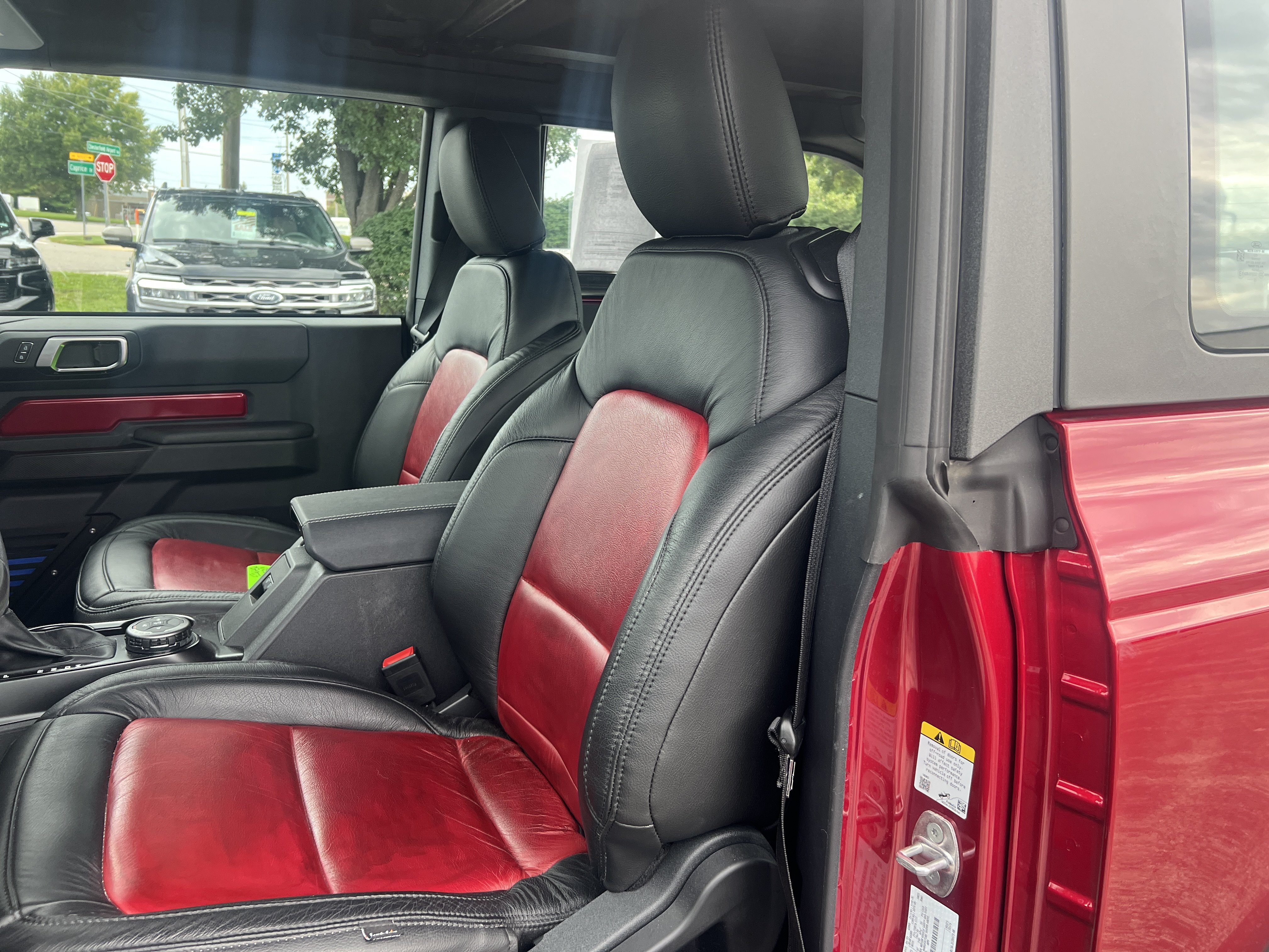 Certified 2025 Ford Bronco 2-Door AWD/4WD image 9