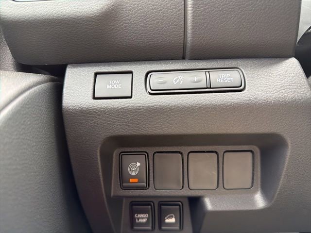 Used 2025 Nissan Frontier PRO-4X w/ Interior Protection Package image 22