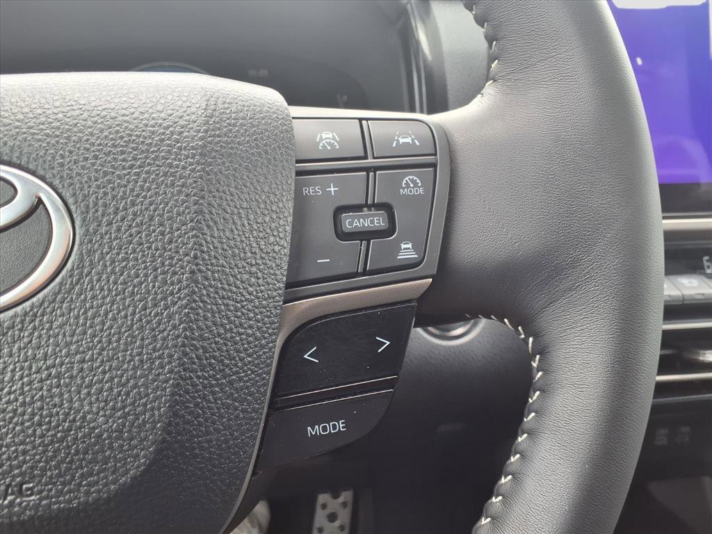 Used 2025 Toyota Camry Hybrid image 25