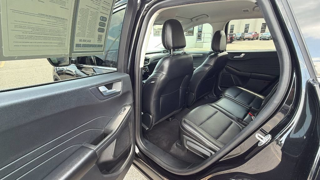 Certified 2022 Ford Escape Titanium FWD image 34