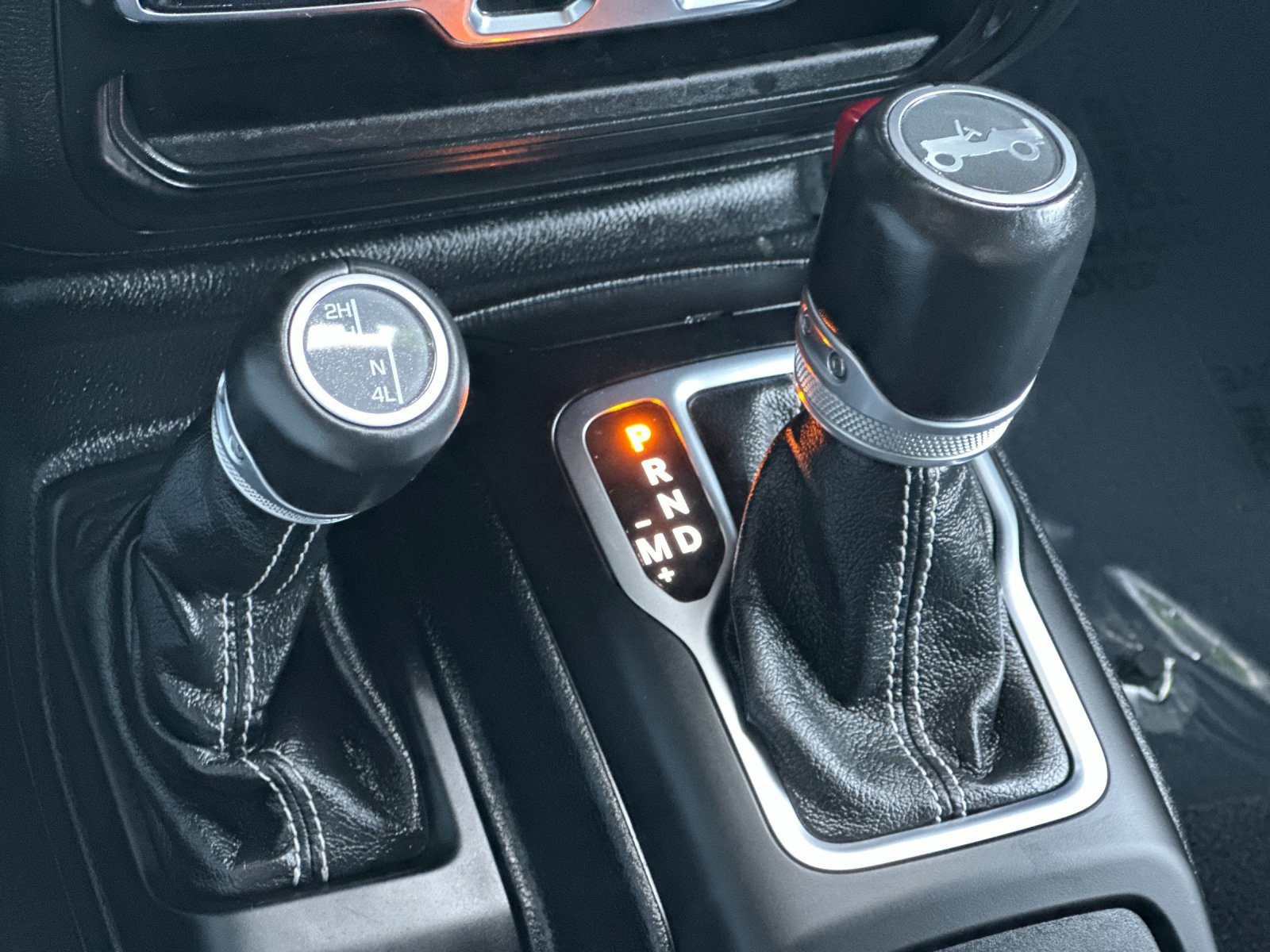 Used 2020 Jeep Wrangler Unlimited Sahara image 22