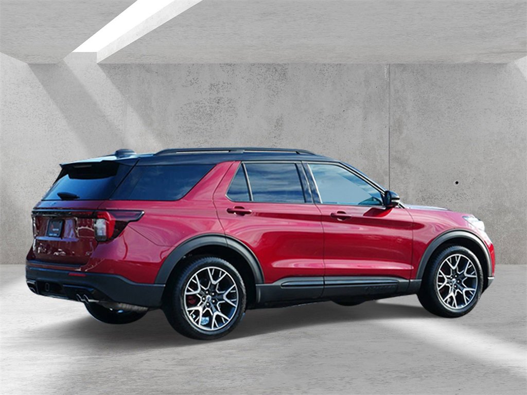 Certified 2025 Ford Explorer ST image 3